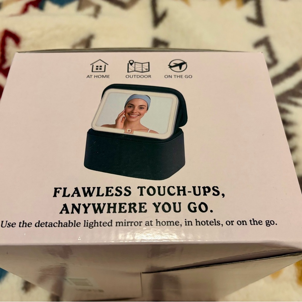 Rechargeable lighted makeup  case with LED Mirror Black - Picture 2 of 5